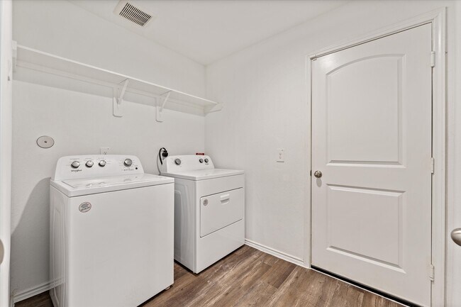 Building Photo - 24210 Sandstone Valley Ln