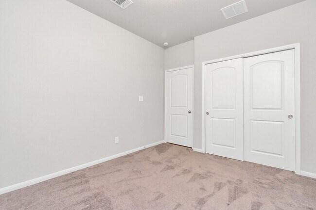 Building Photo - 4406 Low Meadow Ln