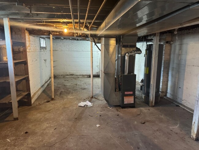 Building Photo - 708-710-710 Bluff St