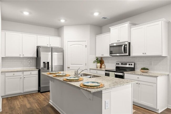 Building Photo - 300 Stoneybrook Dr