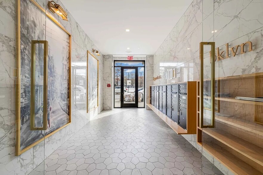 Building Photo - 1801 Broadway