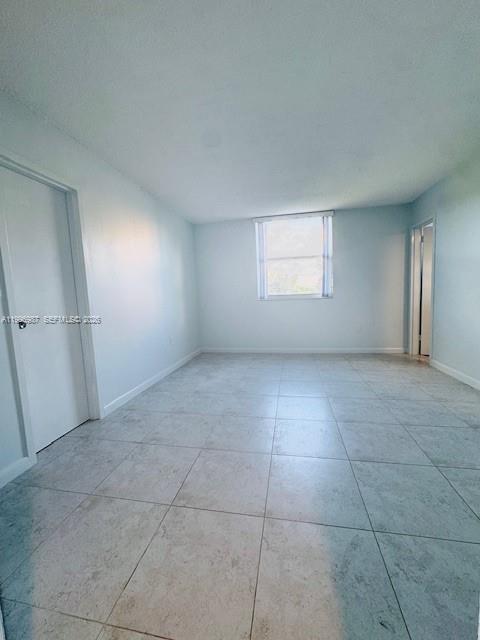 Building Photo - 2425 NE 135th St