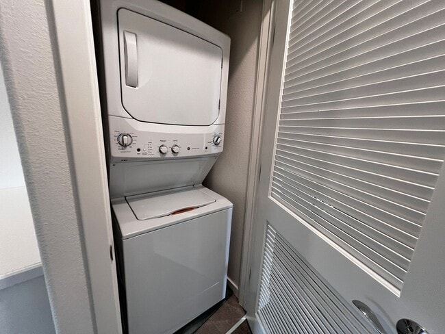 Building Photo - Updated 3rd-Floor Brody Ranch Home with Garage