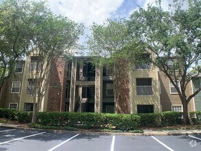 Building Photo - Beautiful 2/2 in an amazing secure community