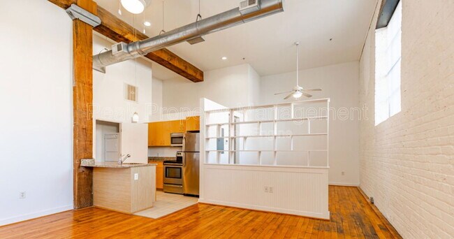 Building Photo - 15 N Union St