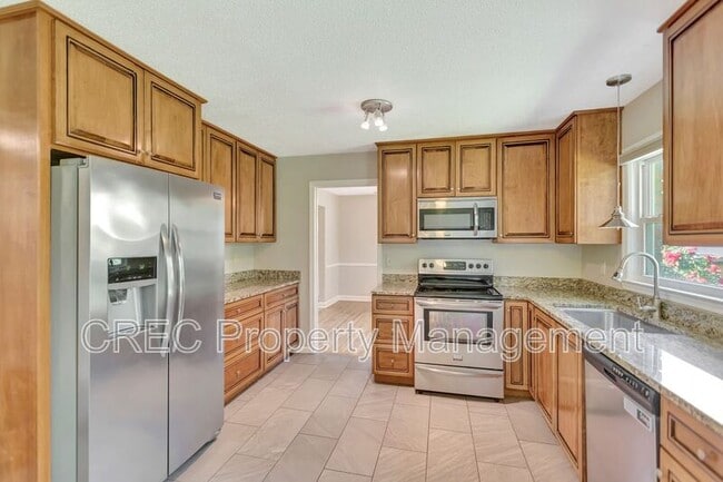 Building Photo - 2327 W Palmer Dr