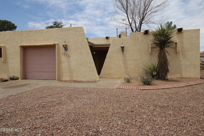 Building Photo - 10711 Ivanhoe Dr