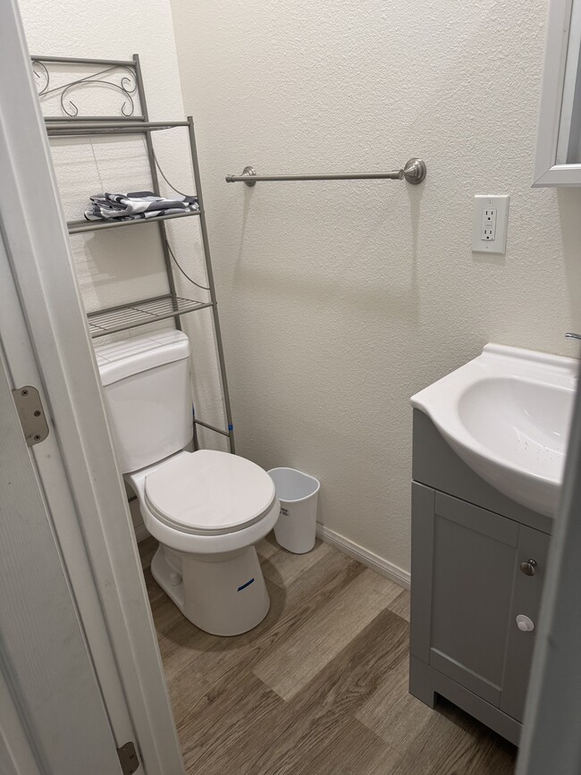 Building Photo - 5171 Olvera Ave