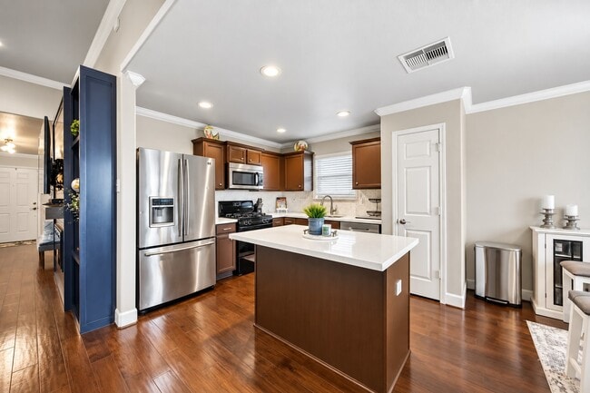 Building Photo - 9903 Garnet Springs Dr