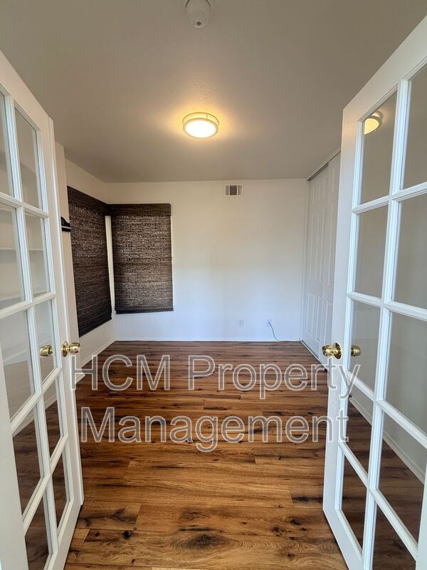 Building Photo - 20 Tumbleweed St