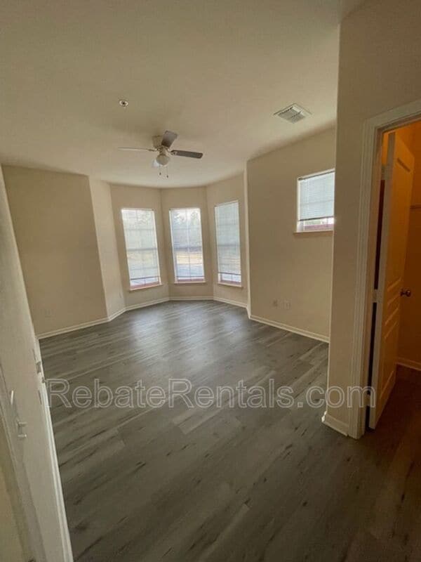 Building Photo - 8290 Gate Pkwy W