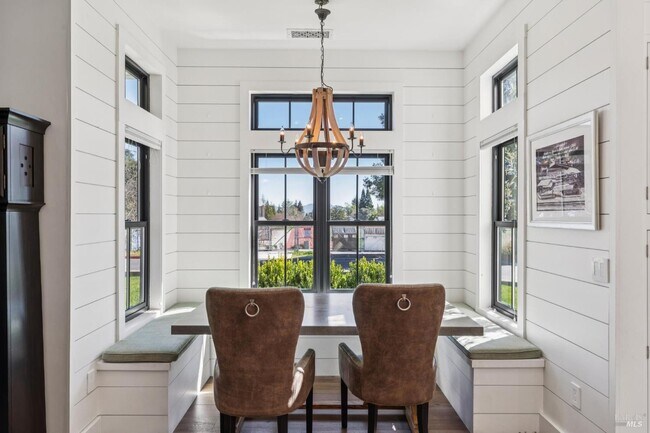 Building Photo - 1810 Quail Ct