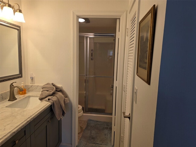 Building Photo - 959 SE 2nd Ave