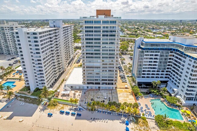 Building Photo - 4020 Galt Ocean Dr
