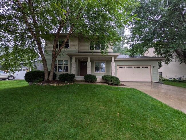 Building Photo - 3 bed / 3 bath House in Deforest!