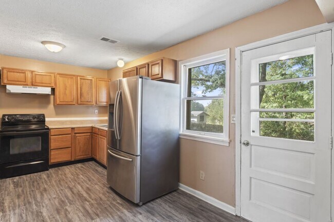 Building Photo - Welcome to your gorgeous new home!