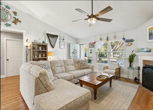 Building Photo - 96038 Maple Ct