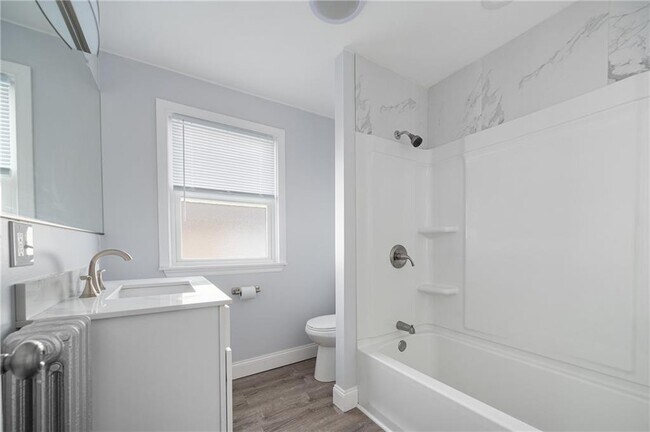 Building Photo - 97 11th St