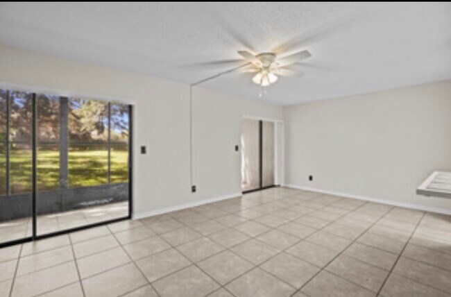 Building Photo - 37 Tarragona Ct