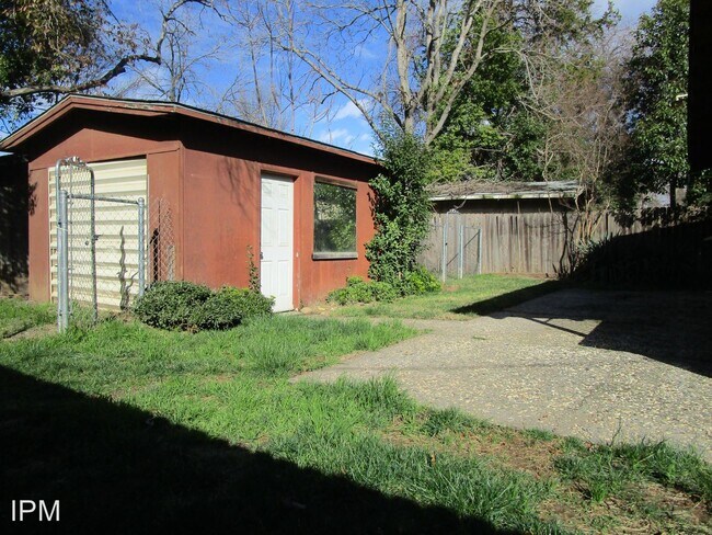 Building Photo - 2 br, 1 bath House - 146 West 2nd Avenue