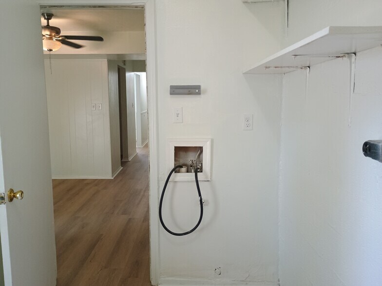 Laundry room/storage - 6617 Stoney Point North