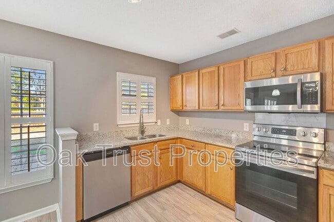 Building Photo - 196 Wildberry Ln