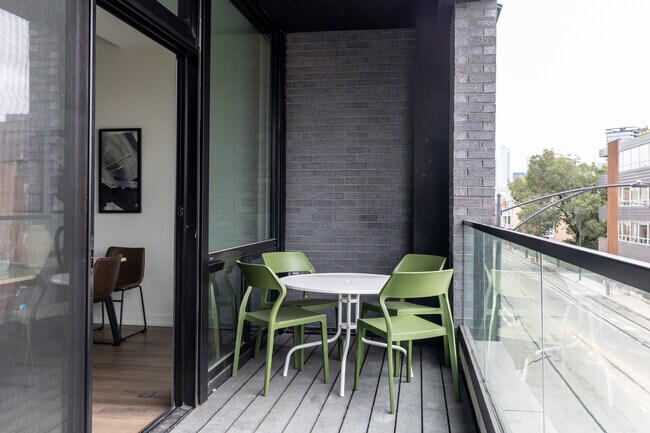 Building Photo - 1775 N Clybourn Ave