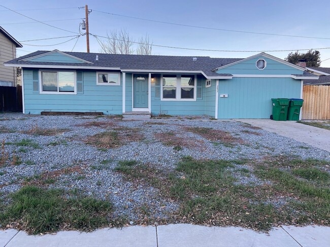 Primary Photo - Lovely 3 Bedroom, 2 Bath House - Washer/Dryer, Dishwasher, Long Driveway, Fenced Backyard