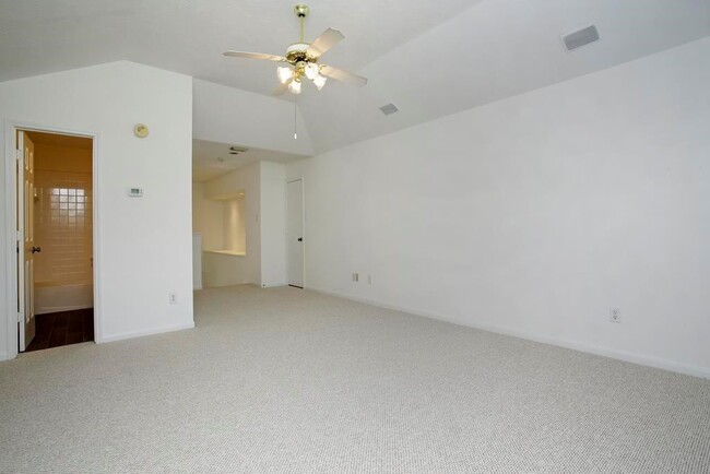 Building Photo - 6902 Afton Woods Dr