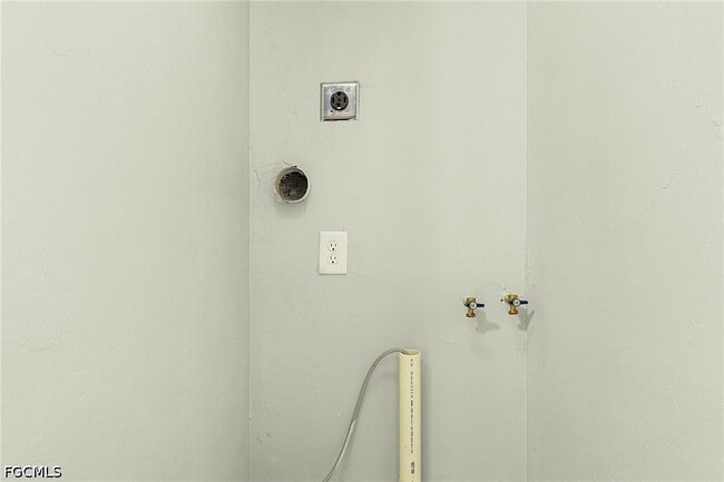 Building Photo - 17425 Birchwood Ln