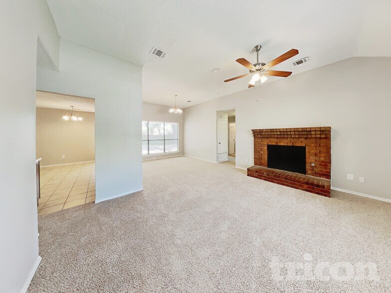 Building Photo - 8002 Meadowlark Ln