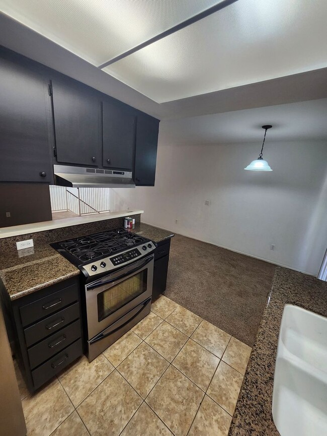 Building Photo - Beautiful 2 bedroom 1.75  bath Home Alta Loma