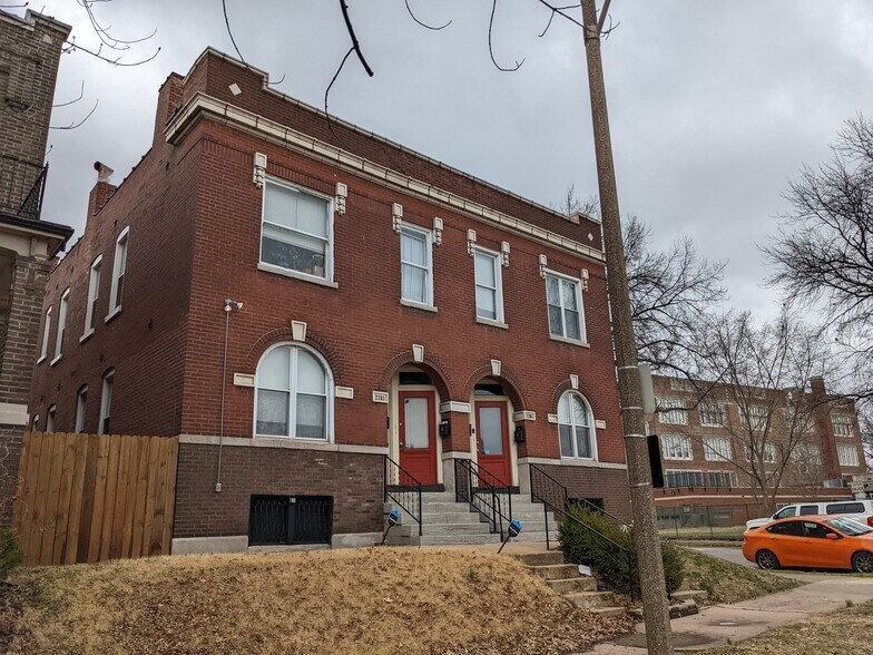 Building Photo - 2201 Jules St