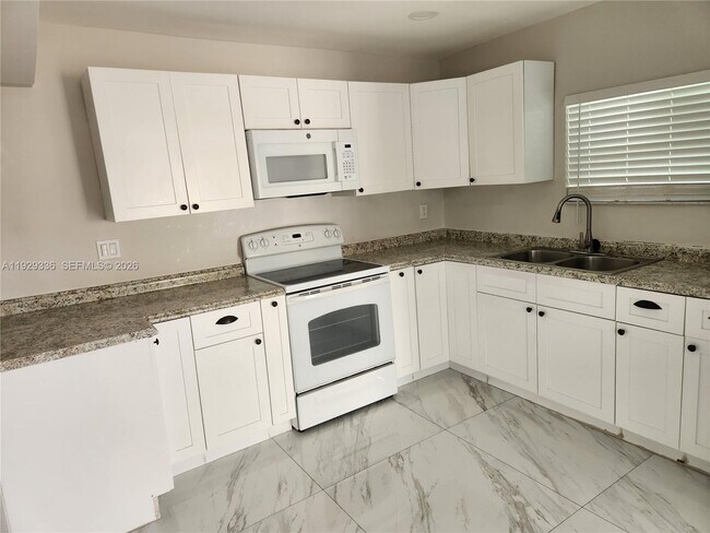 Building Photo - 342 E 46th St