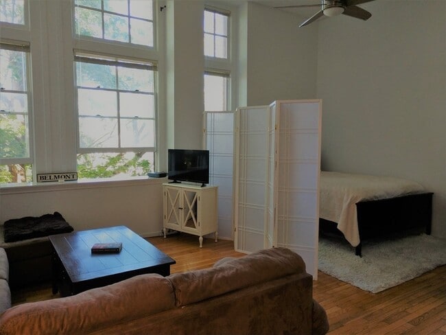 Building Photo - 53 Pettee St