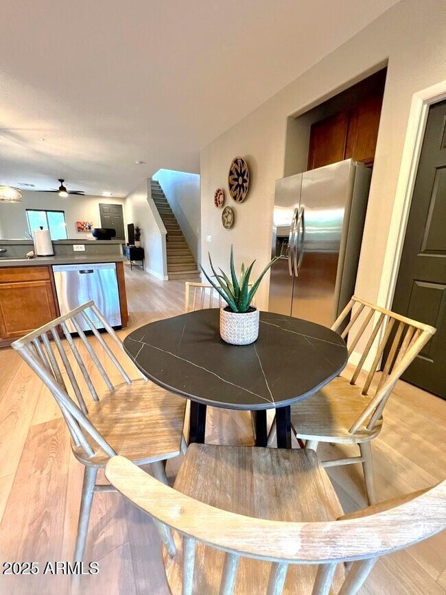 Building Photo - 6119 E Knolls Way N