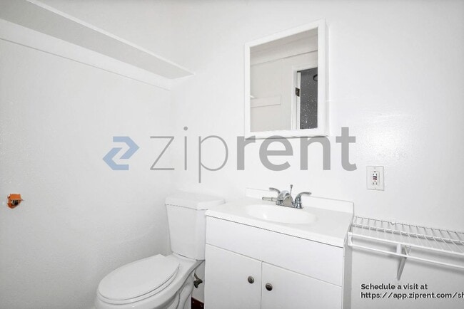 Building Photo - 1425 3rd Ave