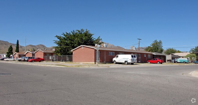 Primary Photo - 4015-4029 Broaddus Ave