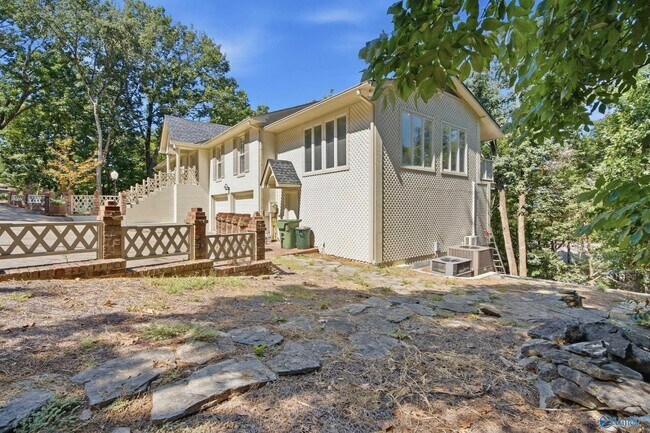 Building Photo - 2214 Briarcliff Rd SE