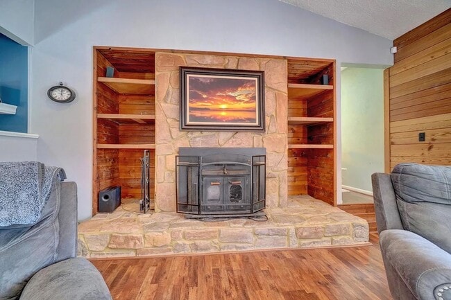 Building Photo - 3 bedroom 2 bath home Chesapeake home with a pool