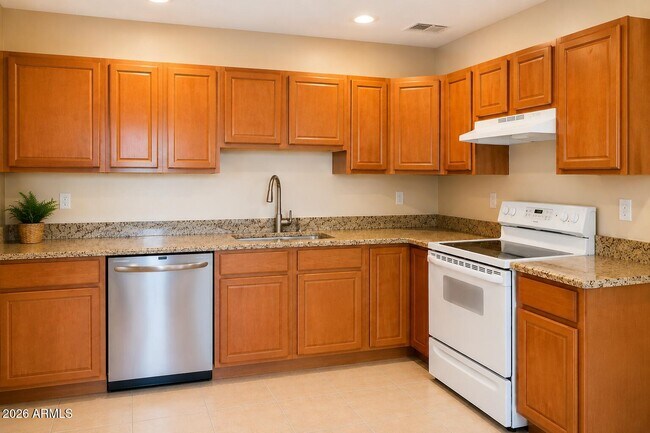 Building Photo - 5035 N 70th St