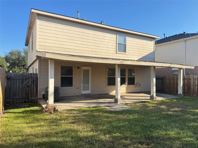 Building Photo - 15711 Western Skies Dr