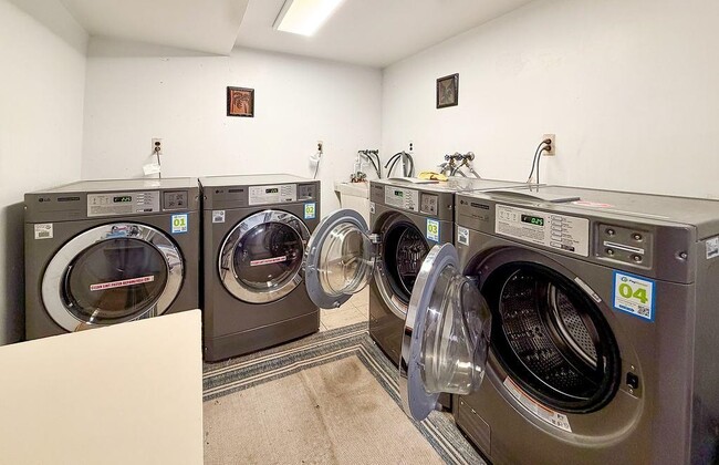 Building Photo - 502 Central Ave