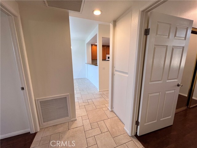 Building Photo - 12 Verdin Ln