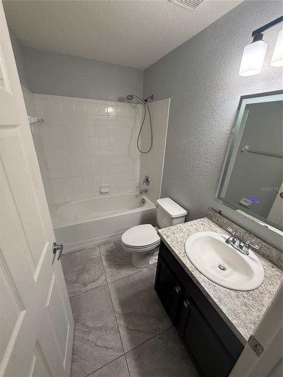 Building Photo - 2671 Sanderling St