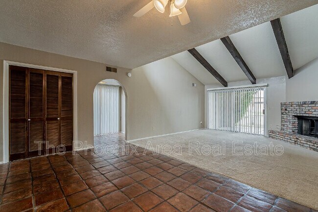 Building Photo - 2256 W Lindner Ave