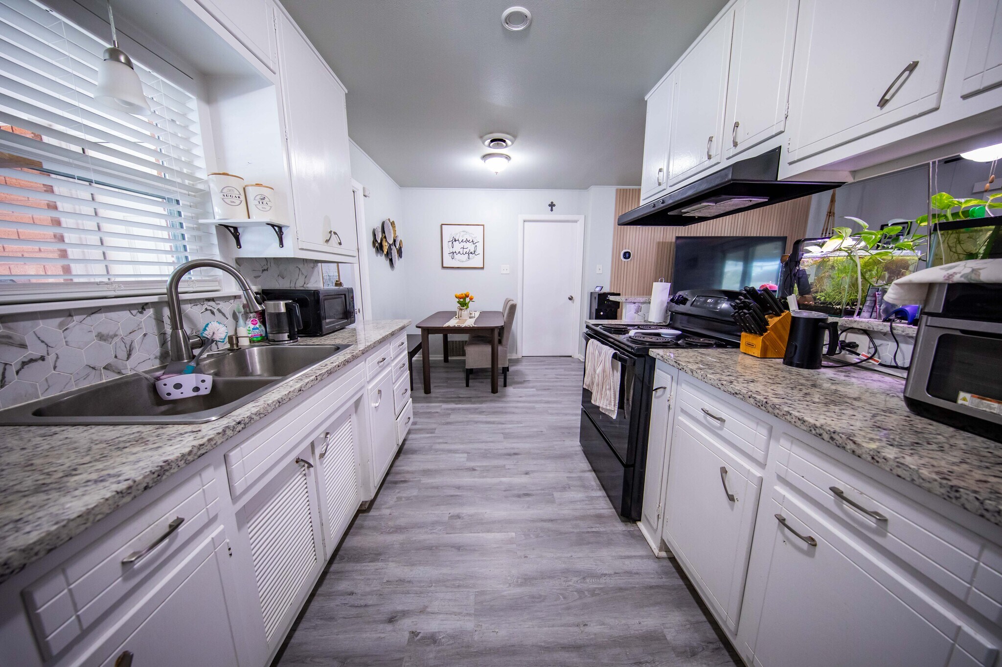 Building Photo - 4918 Seabreeze Dr