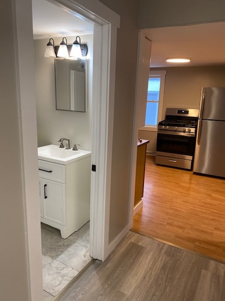 Building Photo - 77 Railroad St