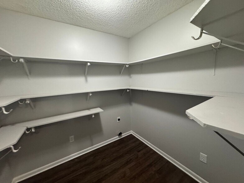 Building Photo - 3445 Beech Grove Rd