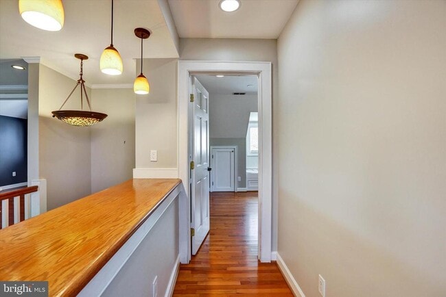 Building Photo - 722 Genessee St